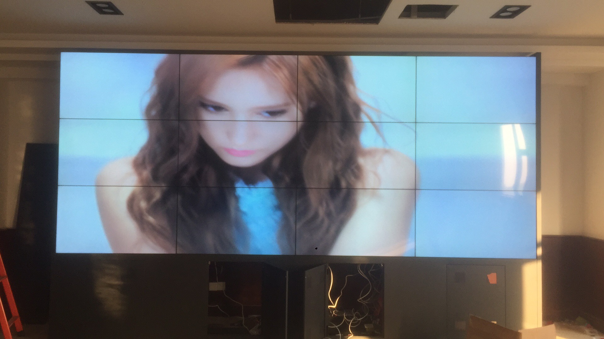 江蘇立頂機(jī)械制造股份有限公司3*4 49寸3.5mm液晶拼接屏項(xiàng)目