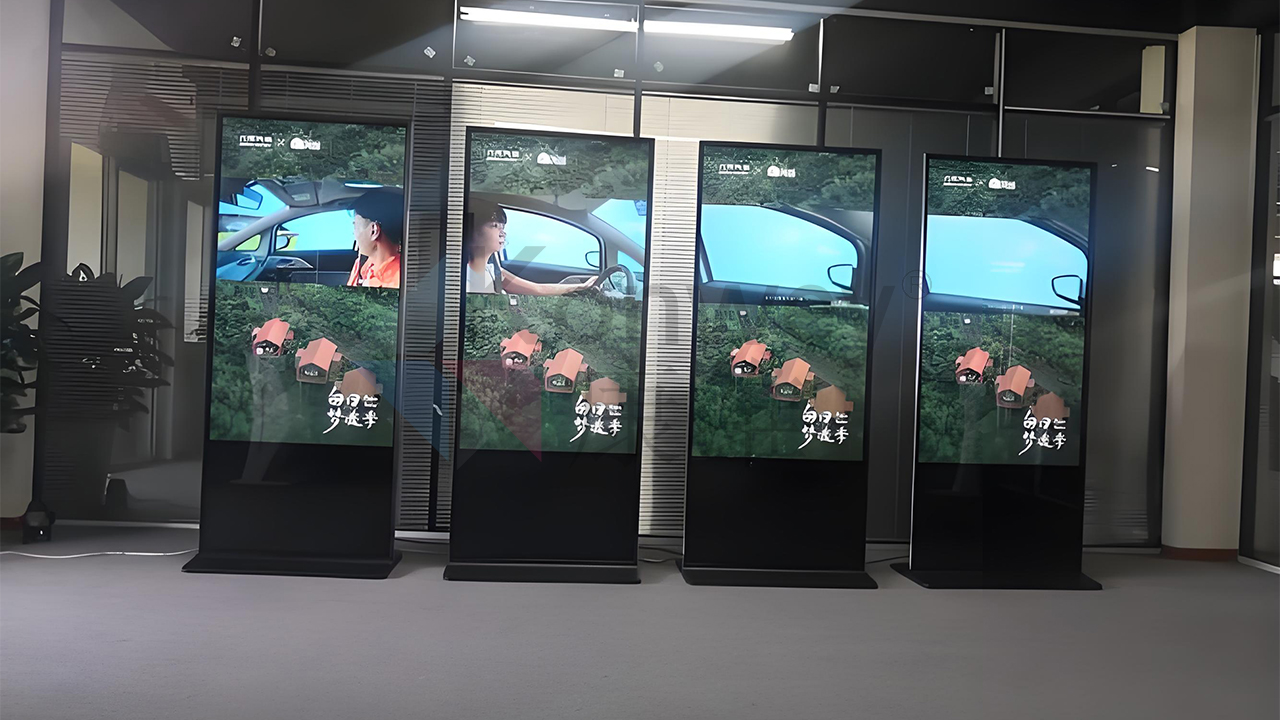 20 臺康維壁掛廣告機就位，點亮深圳 Live house 視聽盛宴