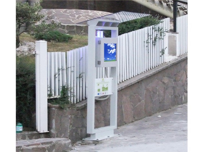 86寸觸控戶外壁掛式一體機(jī)