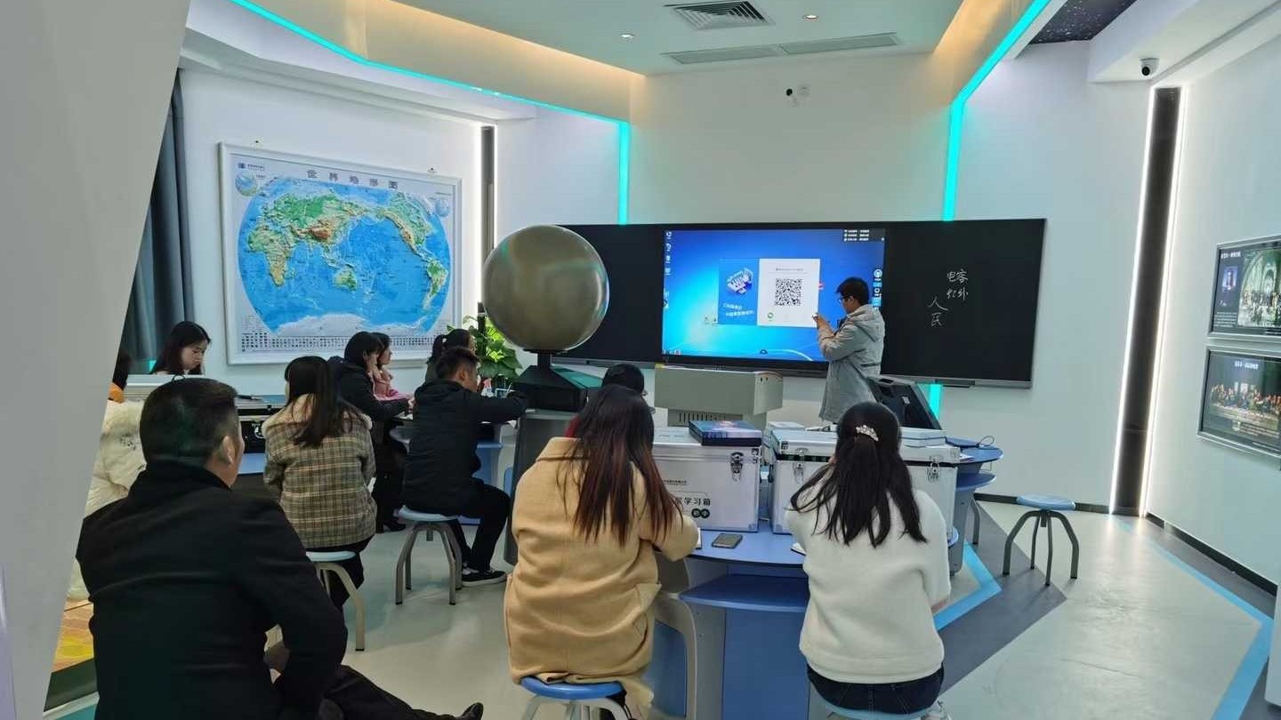 康維產(chǎn)品知識(shí)｜智慧黑板在課堂教學(xué)中有哪些作用？